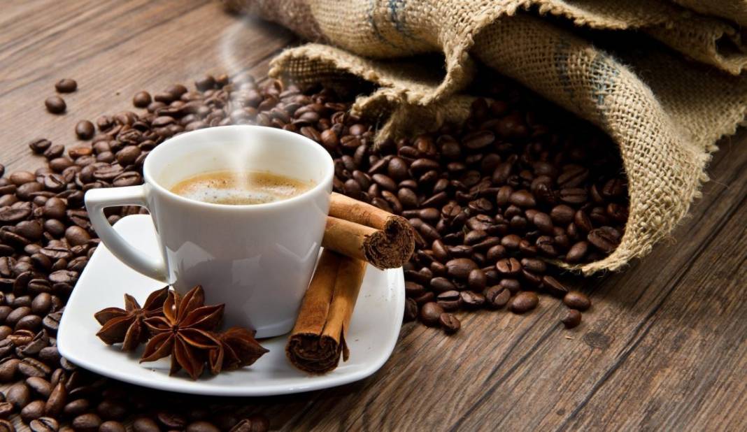 Konya’da uzmanı aşırı sıcak içeceklerin gizli tehlikesini anlattı 9